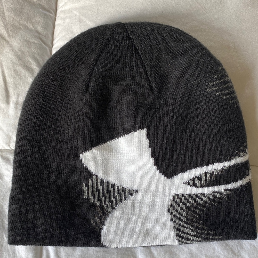 Under Armour Black and White Knit Hat